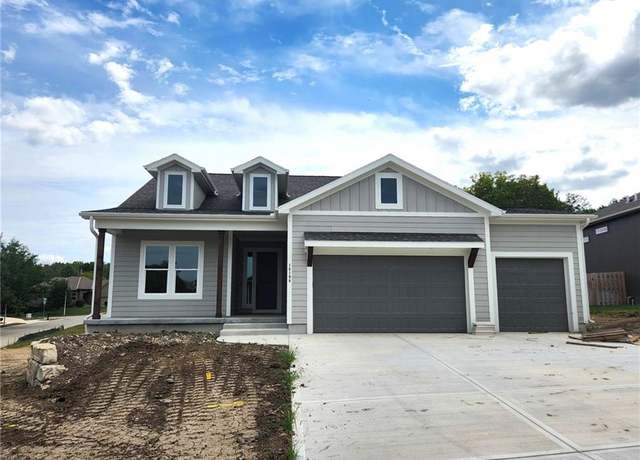 Property at 14198 S Pickering St, Olathe, KS 66061, 4 beds, 3 baths