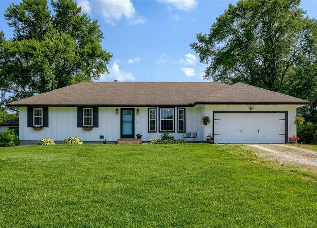 Property at 22107 E 298th St, Harrisonville, MO 64701, 3 beds, 2 baths
