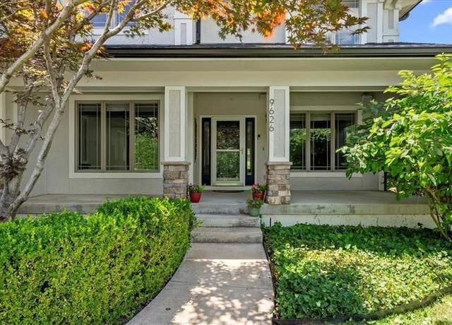 Property at 9626 Falcon Valley Dr, Lenexa, KS 66220, 4 beds, 3.5 baths