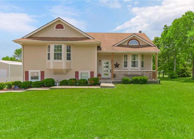 Property at 15375 Roger Rd, Leavenworth, KS 66048, 4 beds, 3 baths