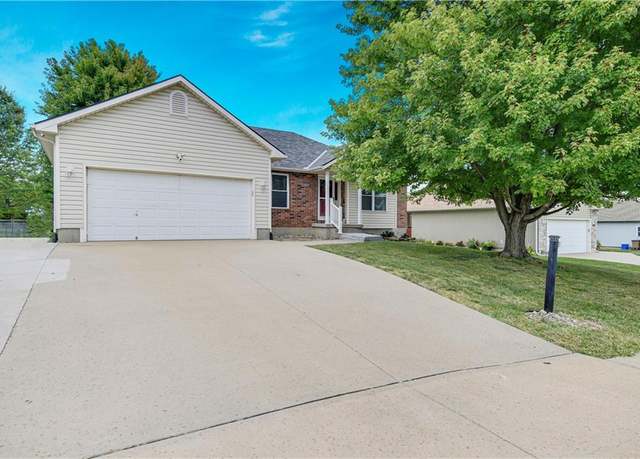 Property at 1108 Granada Dr, Raymore, MO 64083, 3 beds, 3 baths