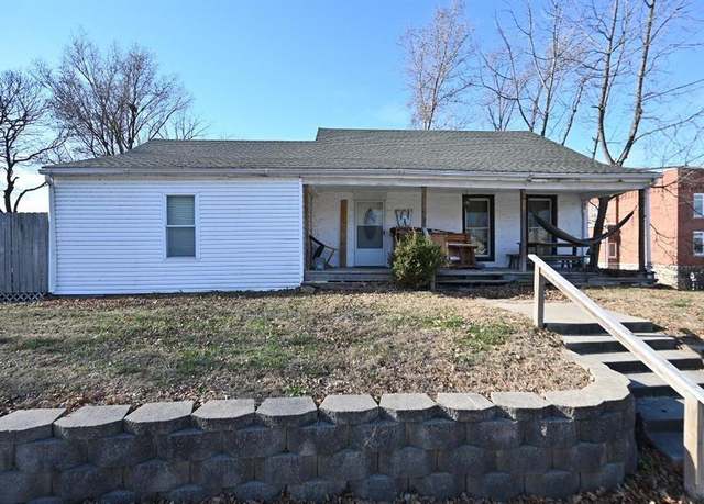 Property at 1000 Fourth St, Platte City, MO 64079, 2 beds, 1.5 baths