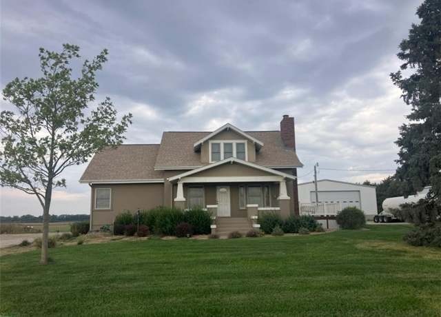 Property at 1979 Kiowa Rd, Clay Center, KS 67432, 4 beds, 3 baths