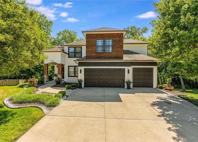 Property at 3536 SW Dana Ave, Lee's Summit, MO 64082, 5 beds, 4.5 baths