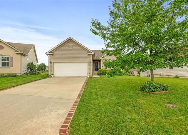 Property at 23713 W 88th St, Lenexa, KS 66227, 4 beds, 3 baths