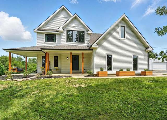 Property at 15376 Loring Rd, Bonner Springs, KS 66012, 4 beds, 3 baths