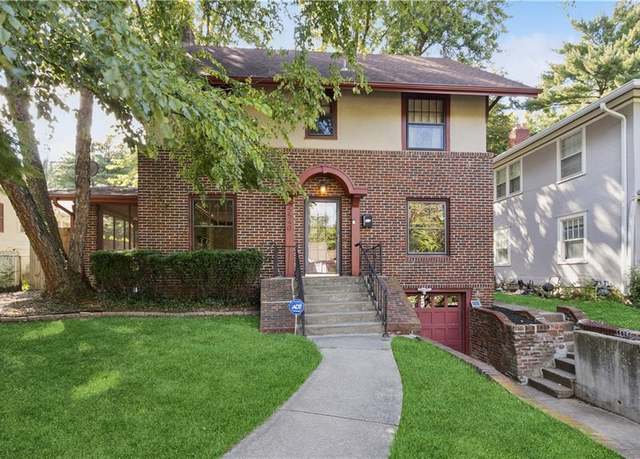 Property at 5540 Holmes St, Kansas City, MO 64113, 3 beds, 1.5 baths