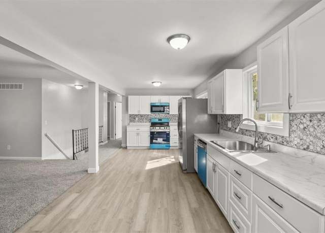 Property at 7901 NE 51st Ter, Kansas City, MO 64119, 3 beds, 1.5 baths
