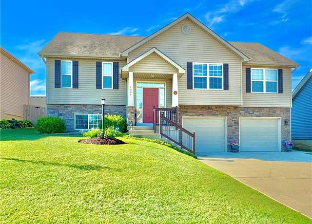 Property at 4004 Greywood Ln, St. Joseph, MO 64505, 3 beds, 3 baths