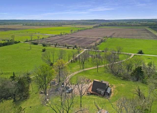 Property at 23138 195th St, Leavenworth, KS 66048, 3 beds, 2 baths
