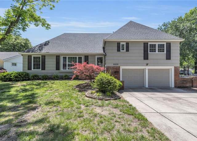 Property at 6609 W 100th St, Overland Park, KS 66212, 5 beds, 3 baths