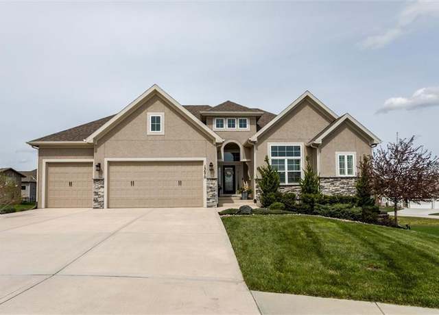 Property at 15670 W 165th Ter, Olathe, KS 66062, 4 beds, 3 baths
