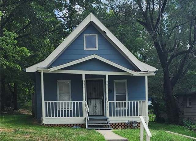 Property at 5725 Bales Ave, Kansas City, MO 64130, 3 beds, 2 baths