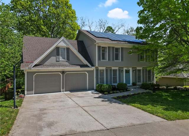 Property at 1225 Wildbriar Dr, Liberty, MO 64068, 4 beds, 3.5 baths