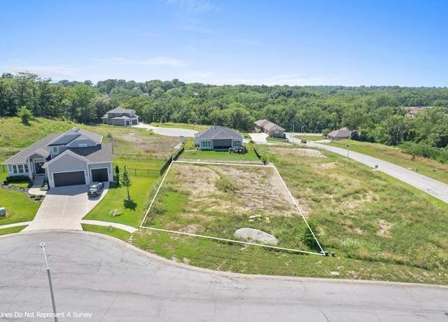 Property at 12204 Grand Ave, Kansas City, MO 64146