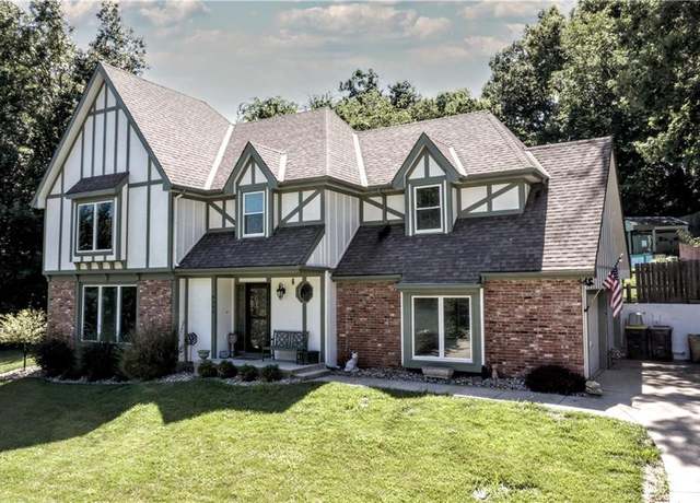 Property at 6250 N Belton Ct, Kansas City, MO 64151, 4 beds, 3.5 baths