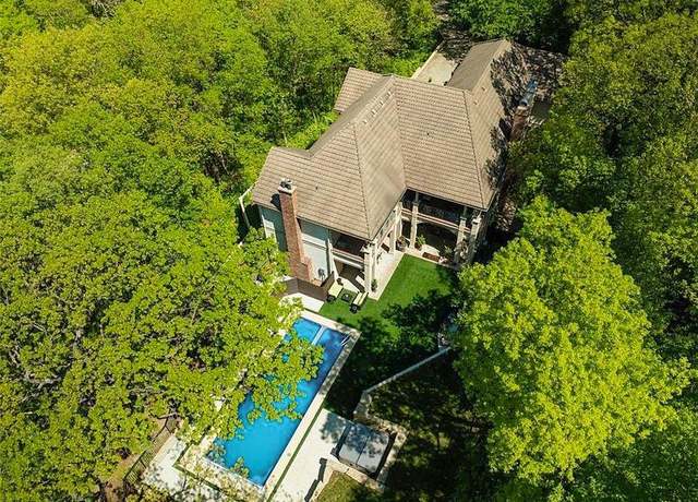 Property at 1149 Nottingham Dr, Liberty, MO 64068, 5 beds, 5.5 baths