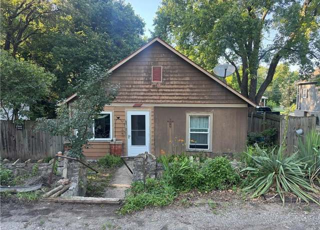 Property at 1116 Quincy St, Leavenworth, KS 66048, 3 beds, 2 baths