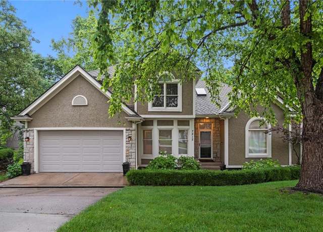 Property at 7812 Deer Run N/A, Parkville, MO 64152, 4 beds, 3.5 baths