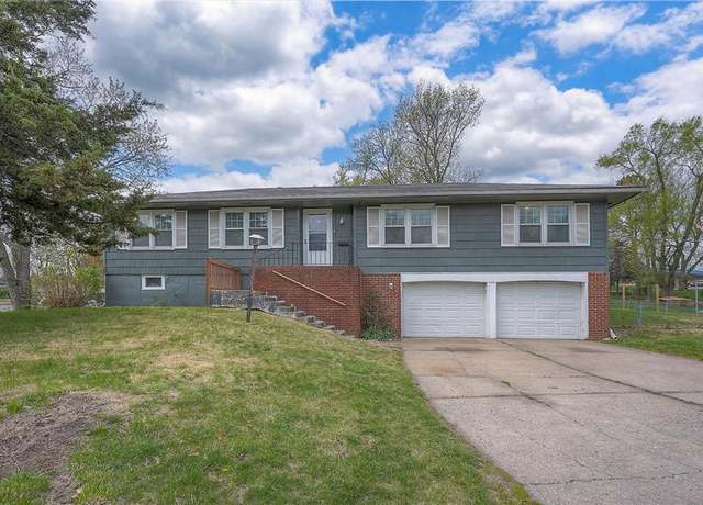 Property at 11816 Armitage Dr, Kansas City, MO 64134, 3 beds, 2 baths