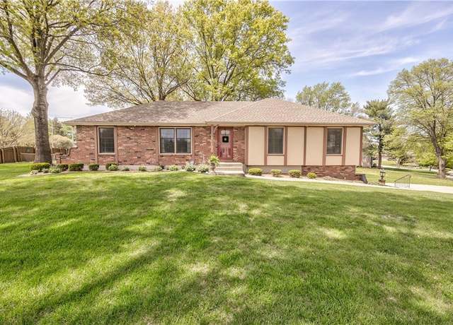 Property at 13020 Saint Andrew Dr, Kansas City, MO 64145, 3 beds, 2.5 baths