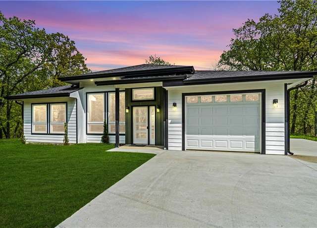 Property at 2017 Lake Viking (b) Ter, Gallatin, MO 64640, 3 beds, 2 baths