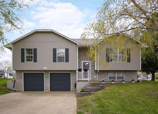Property at 601 S Johnson Dr, Odessa, MO 64076, 3 beds, 2 baths