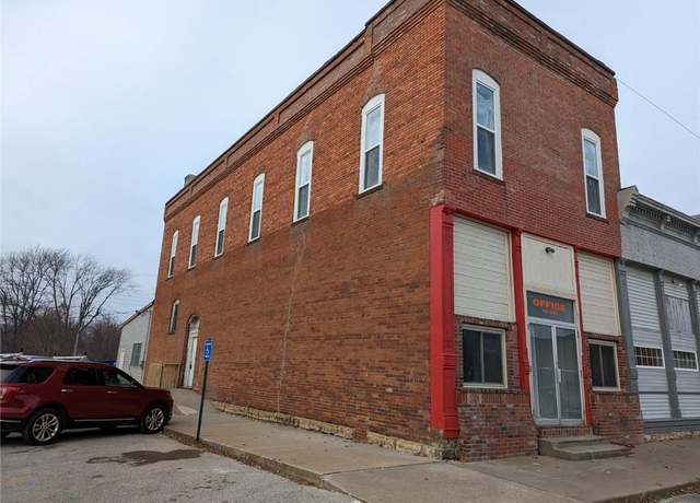 Property at 221 Main Apt A St, Garden City, MO 64747, 8 beds, 4 baths