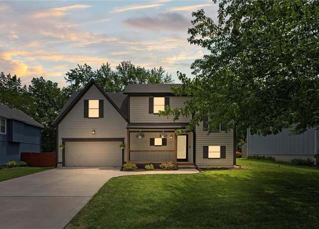 Property at 617 SE Pendleton Dr, Lee's Summit, MO 64063, 3 beds, 2.5 baths