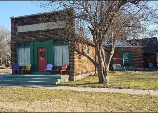 Property at 1301 W Maple St, Independence, KS 67301, 4 beds, 1 bath