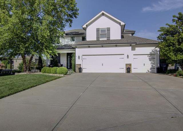 Property at 16324 S Locust St, Olathe, KS 66062, 6 beds, 4.5 baths