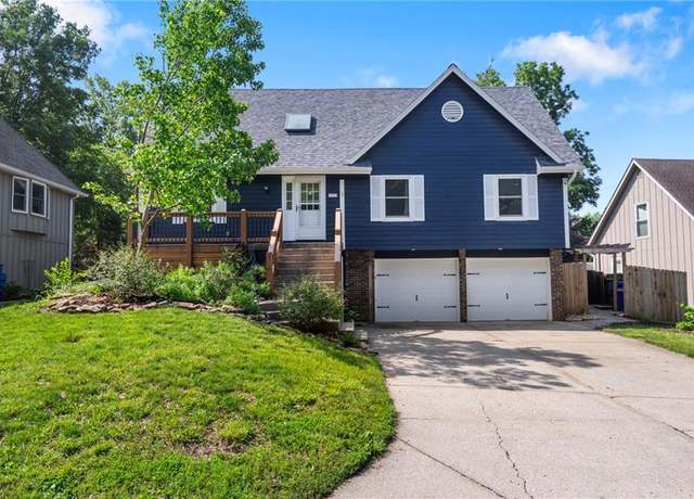 Property at 16011 W 149th Ter, Olathe, KS 66062, 4 beds, 3.5 baths