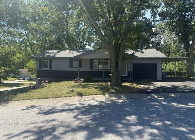 Property at 1101 Williams St, Excelsior Springs, MO 64024, 3 beds, 2 baths