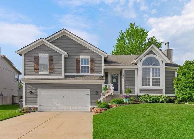 Property at 18895 W 163 Ter, Olathe, KS 66062, 3 beds, 2.5 baths