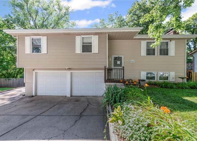Property at 9509 NW 59th Ter, Kansas City, MO 64152, 3 beds, 2 baths