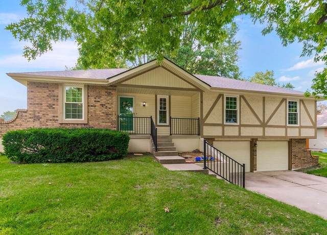 Property at 1512 SW 14th St, Blue Springs, MO 64015, 3 beds, 2.5 baths