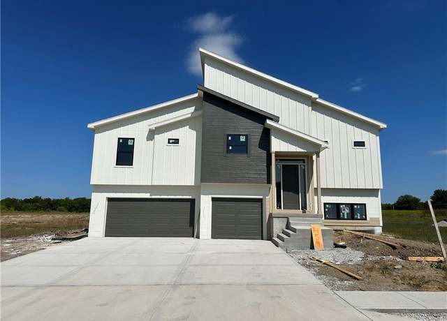 Property at 459 Green Dr, Lawson, MO 64062, 4 beds, 3 baths