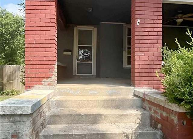 Property at 735 Crawford St, Fort Scott, KS 66701, 4 beds, 2 baths