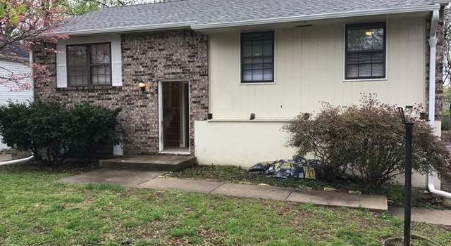 Photo of 2616 NW Castle Dr, Blue Springs, MO 64015