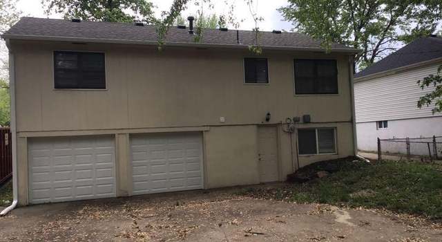 Photo of 2616 NW Castle Dr, Blue Springs, MO 64015