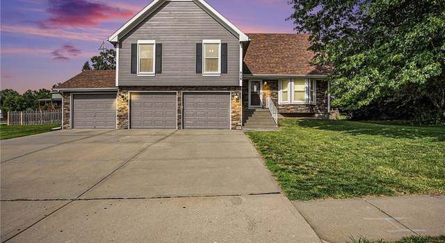 Photo of 920 Paw Paw Ln, Liberty, MO 64068