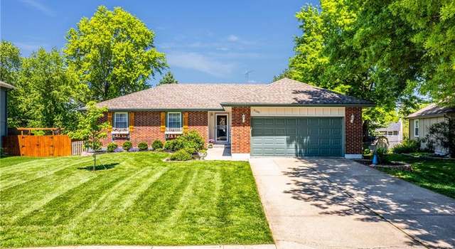 Photo of 2100 NE Knollbrook St, Lee's Summit, MO 64086