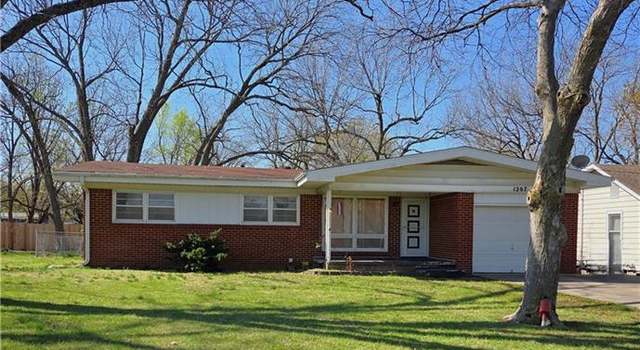 Photo of 1207 Parker Ave, Osawatomie, KS 66064