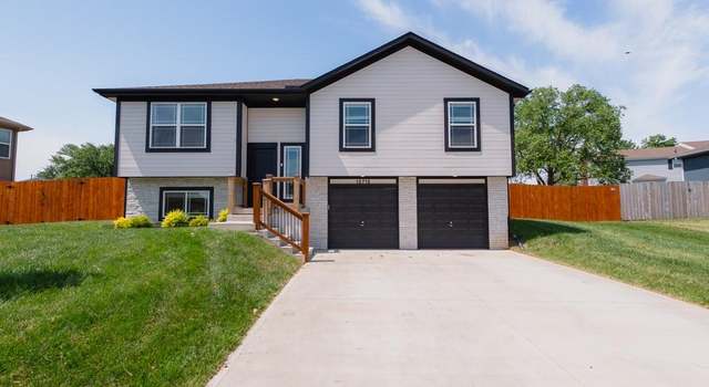 Photo of 12712 Applewood Dr, Grandview, MO 64030