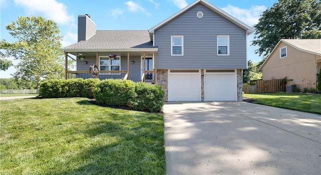 Photo of 901 Stone Brook Dr, Grain Valley, MO 64029