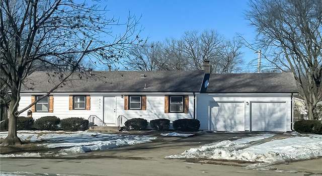 Photo of 8806 W 88th St, Overland Park, KS 66212
