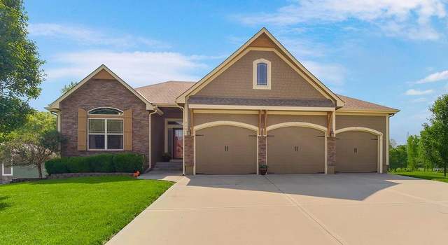 Photo of 900 Buckeye Ln, Pleasant Hill, MO 64080