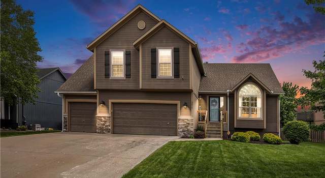 Photo of 2517 SW Current Ln, Lee's Summit, MO 64082
