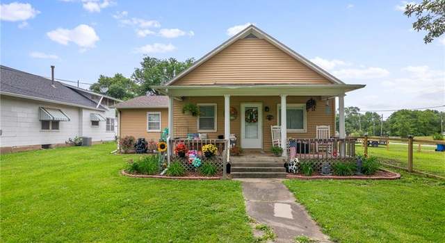 Photo of 302 W 4th St, Waverly, KS 66871