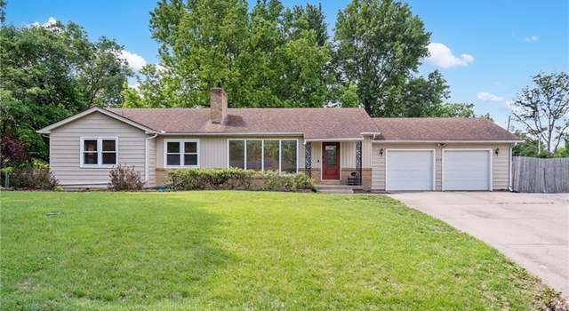 Photo of 205 NW 54th Ter, Gladstone, MO 64118